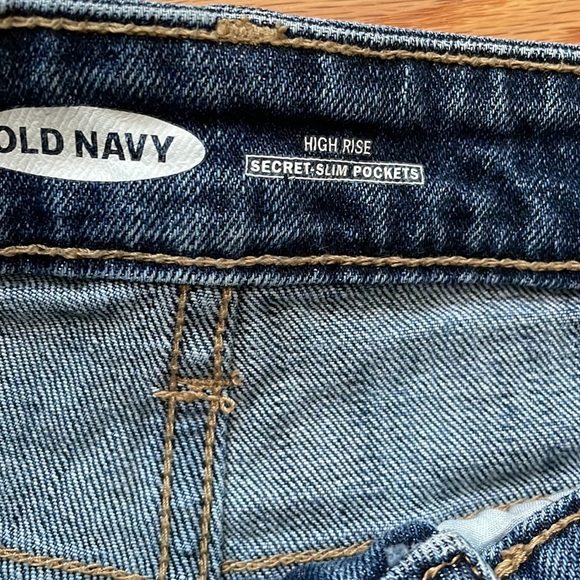 Old Navy High Rise Distressed Shorts Size 4 - Picture 5 of 5